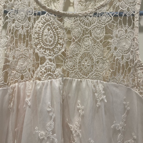 Blu Pepper Cream Lace Top - Picture 2 of 4